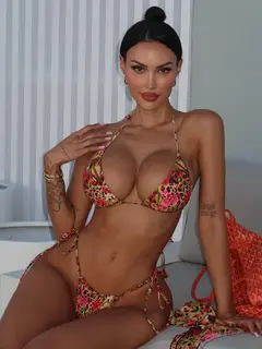 Cora escort in Minsk